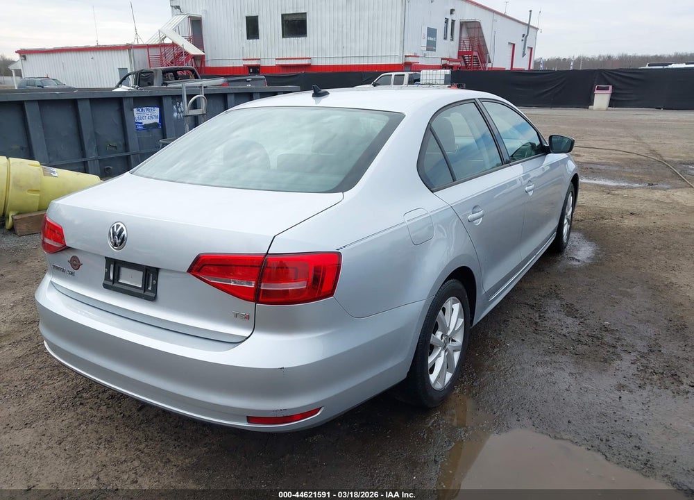 2015 VOLKSWAGEN JETTA 1.8T SE VIN: 3VWD17AJ0FM231630