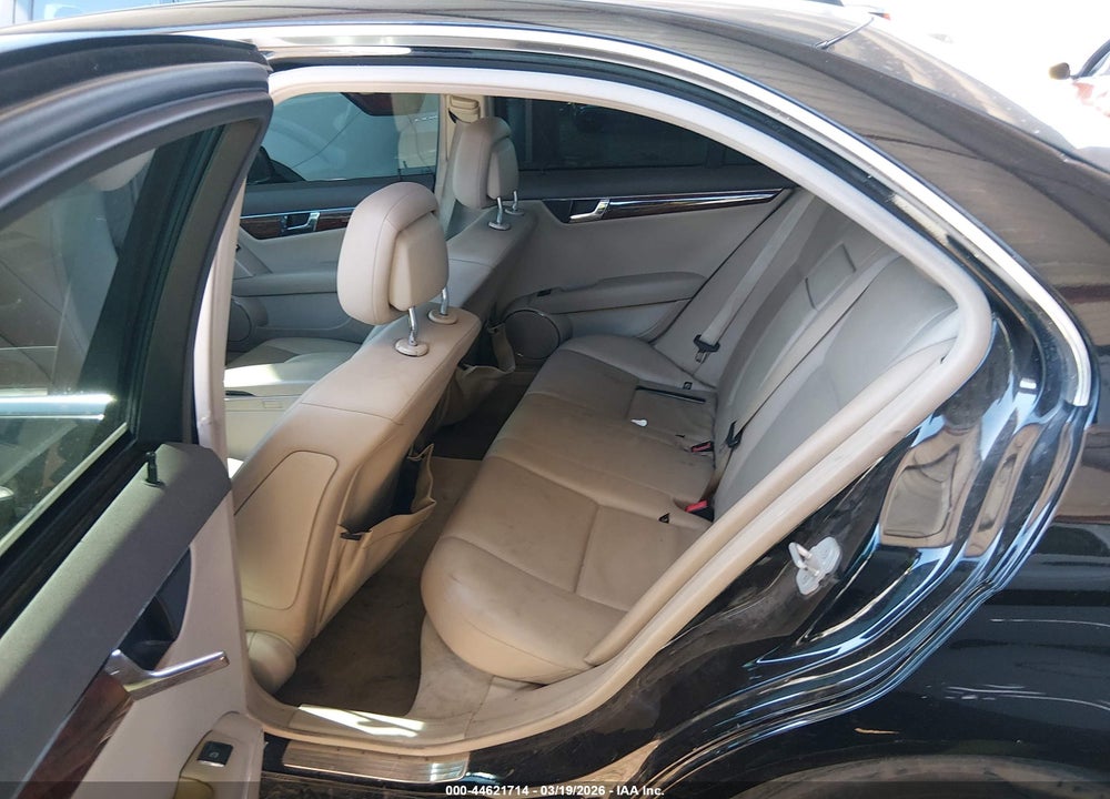 2010 MERCEDES-BENZ C 300 SPORT VIN: WDDGF5EB2AR091246