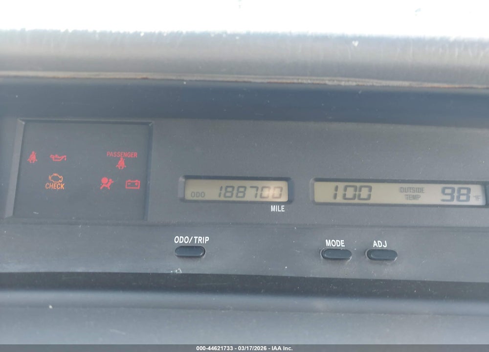 2002 TOYOTA AVALON XL VIN: 4T1BF28B72U232028