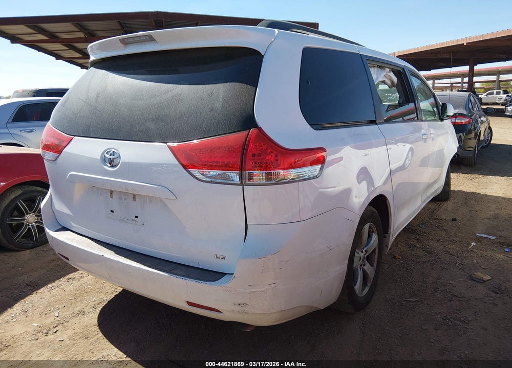 2014 TOYOTA SIENNA LE V6 8 PASSENGER VIN: 5TDKK3DC2ES509956