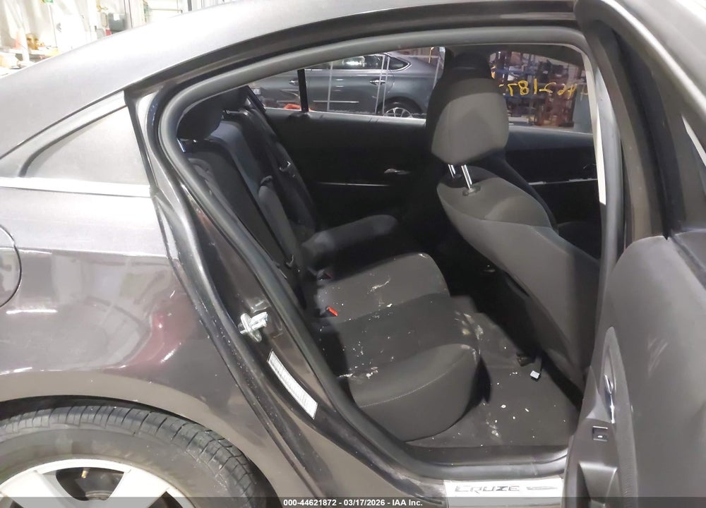 2015 CHEVROLET CRUZE 1LT AUTO VIN: 1G1PC5SB6F7236453