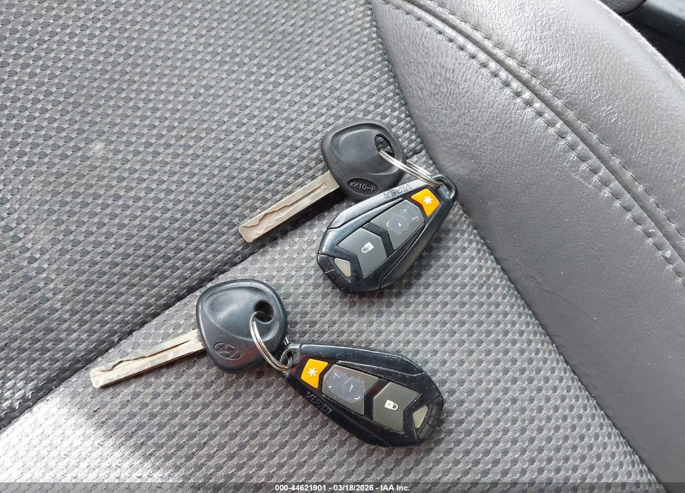 2014 HYUNDAI SONATA GLS VIN: 5NPEB4AC4EH821709