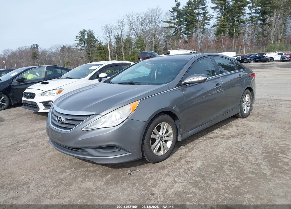 2014 HYUNDAI SONATA GLS VIN: 5NPEB4AC4EH821709