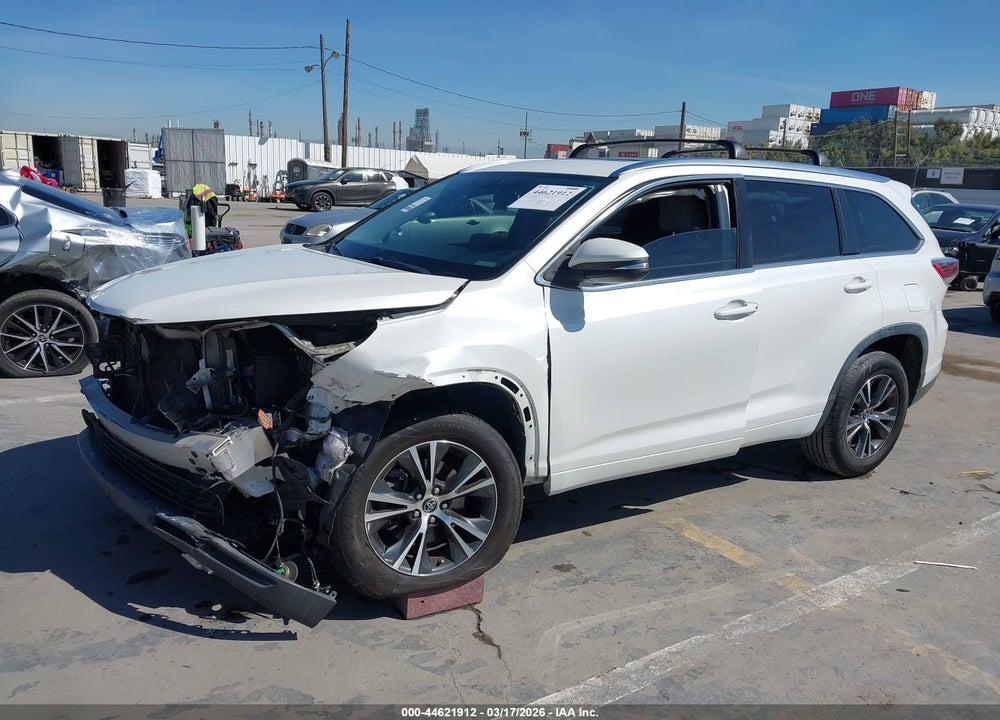 2016 TOYOTA HIGHLANDER XLE V6 VIN: 5TDKKRFH4GS136627