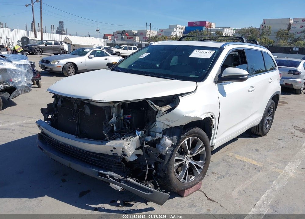 2016 TOYOTA HIGHLANDER XLE V6 VIN: 5TDKKRFH4GS136627