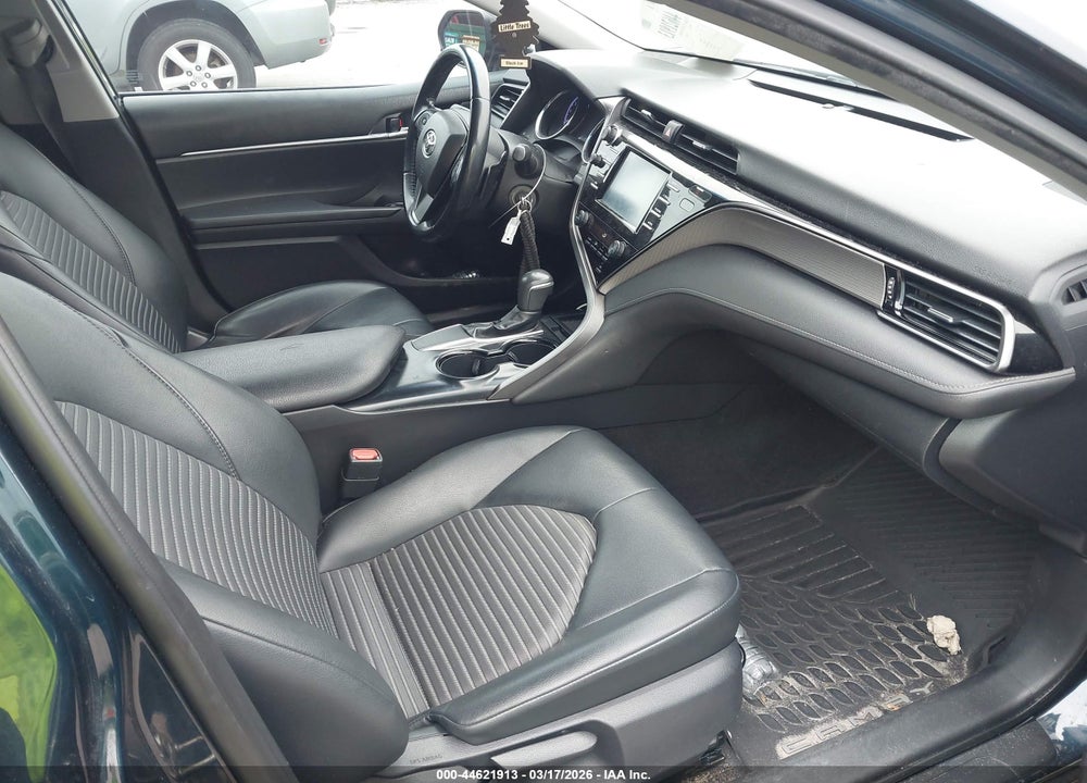 2019 TOYOTA CAMRY SE VIN: 4T1B11HK2KU719890