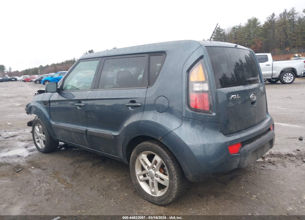 2011 KIA SOUL + VIN: KNDJT2A23B7219276