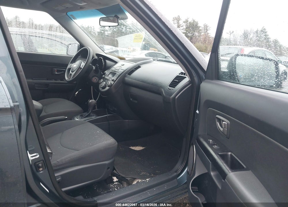 2011 KIA SOUL + VIN: KNDJT2A23B7219276