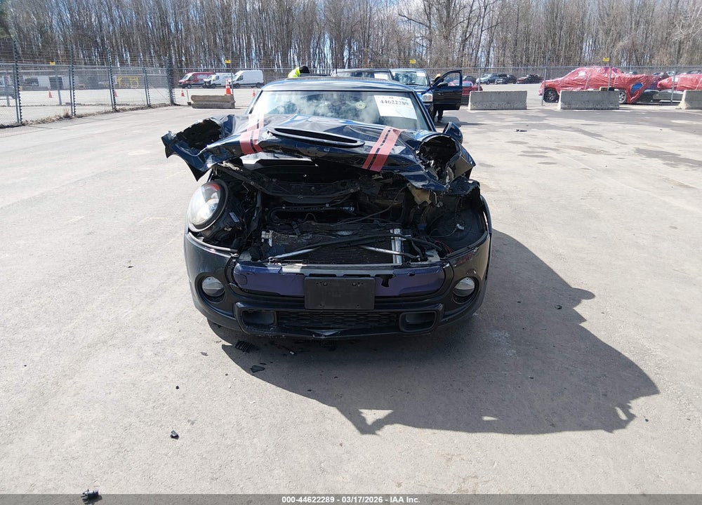 2015 MINI HARDTOP COOPER S VIN: WMWXP7C55F2A60024