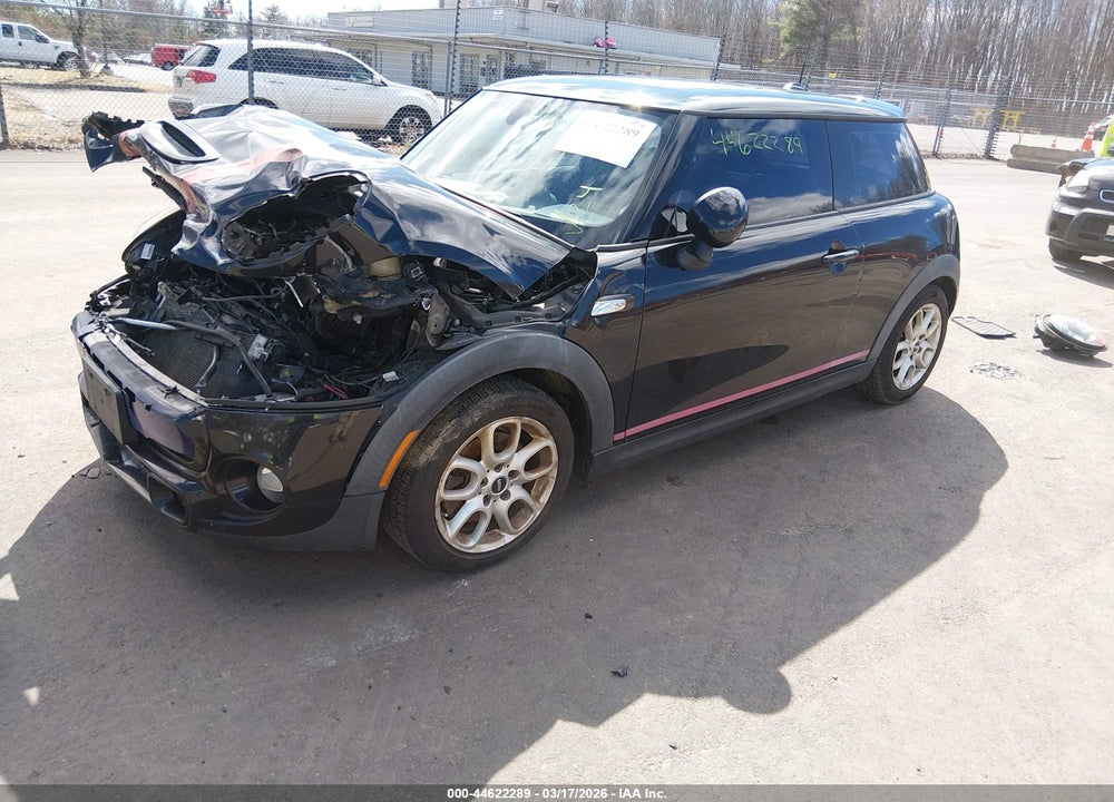 2015 MINI HARDTOP COOPER S VIN: WMWXP7C55F2A60024