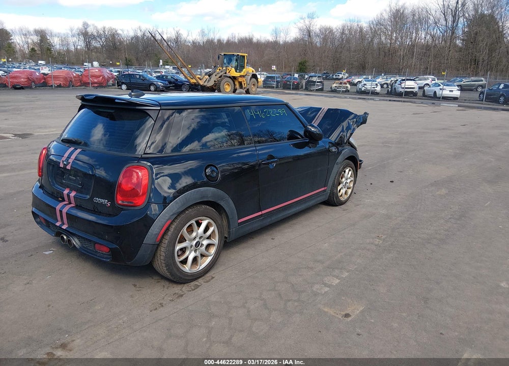 2015 MINI HARDTOP COOPER S VIN: WMWXP7C55F2A60024
