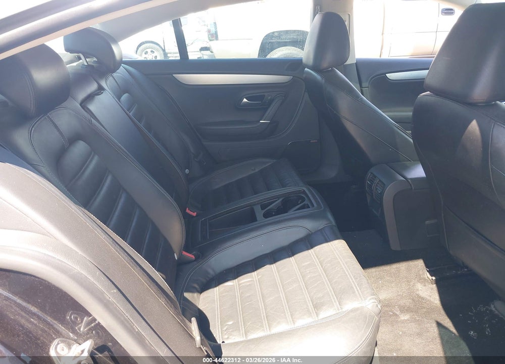 2010 VOLKSWAGEN CC LUXURY VIN: WVWHP7AN7AE559289