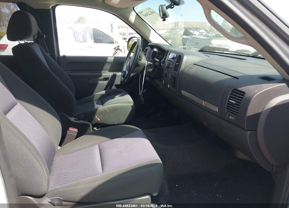 2011 CHEVROLET SILVERADO 1500 LT VIN: 1GCRCSE08BZ221198