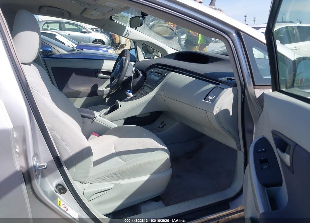 2011 TOYOTA PRIUS TWO VIN: JTDKN3DU8B0257953