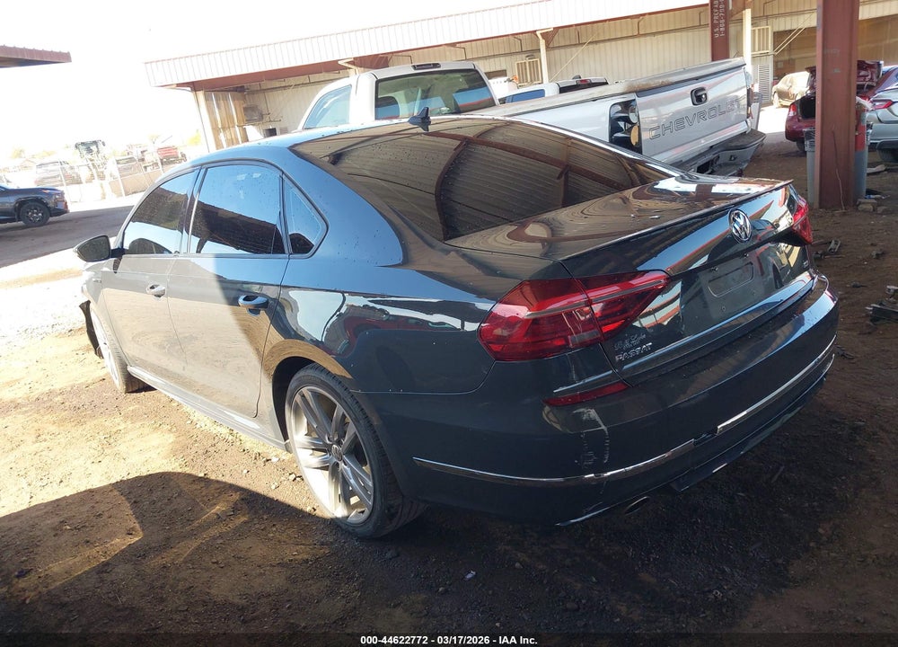 2018 VOLKSWAGEN PASSAT 2.0T R-LINE/2.0T S VIN: 1VWAA7A32JC019892