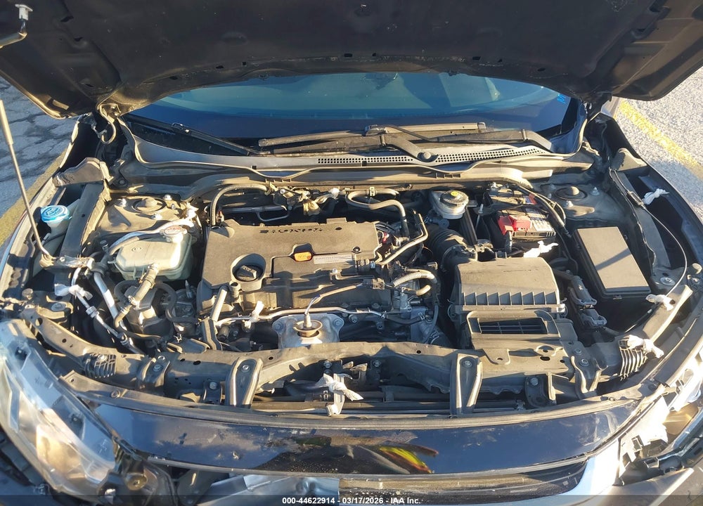 2018 HONDA CIVIC LX VIN: 2HGFC2F5XJH558338