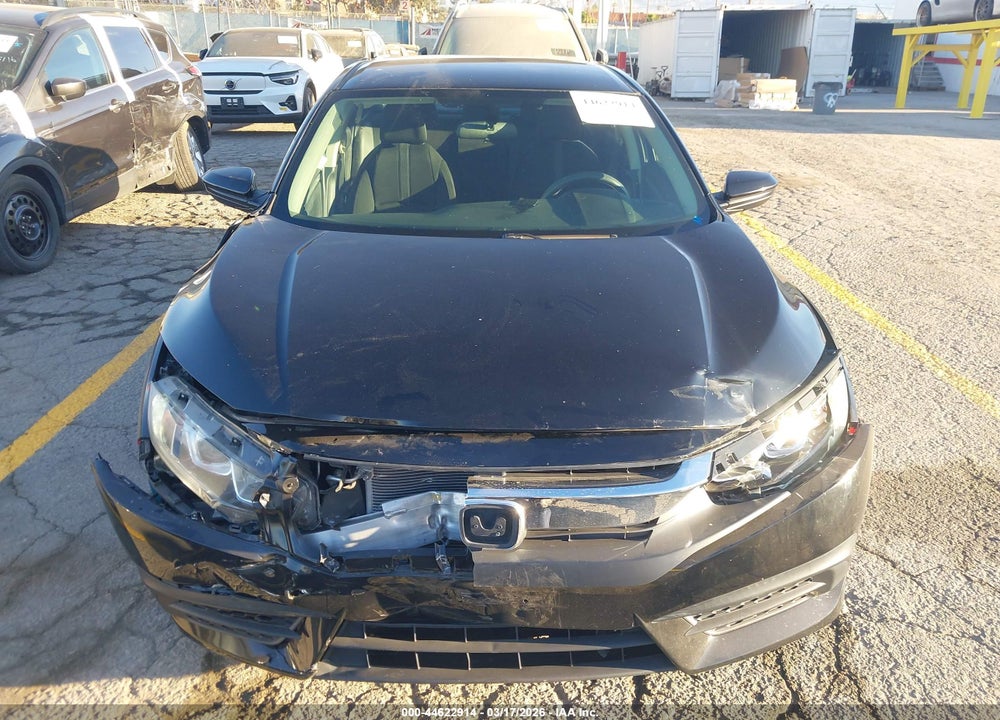 2018 HONDA CIVIC LX VIN: 2HGFC2F5XJH558338