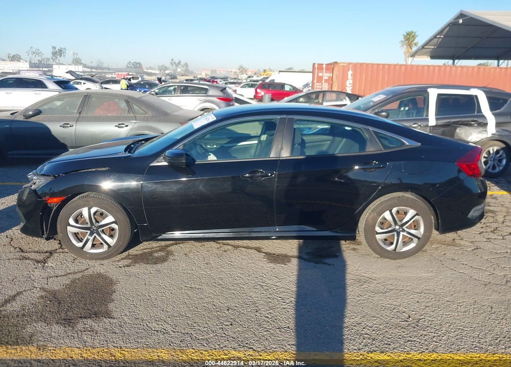 2018 HONDA CIVIC LX VIN: 2HGFC2F5XJH558338