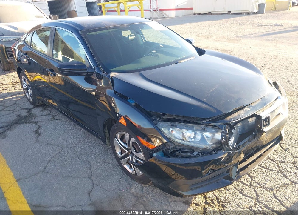 2018 HONDA CIVIC LX VIN: 2HGFC2F5XJH558338