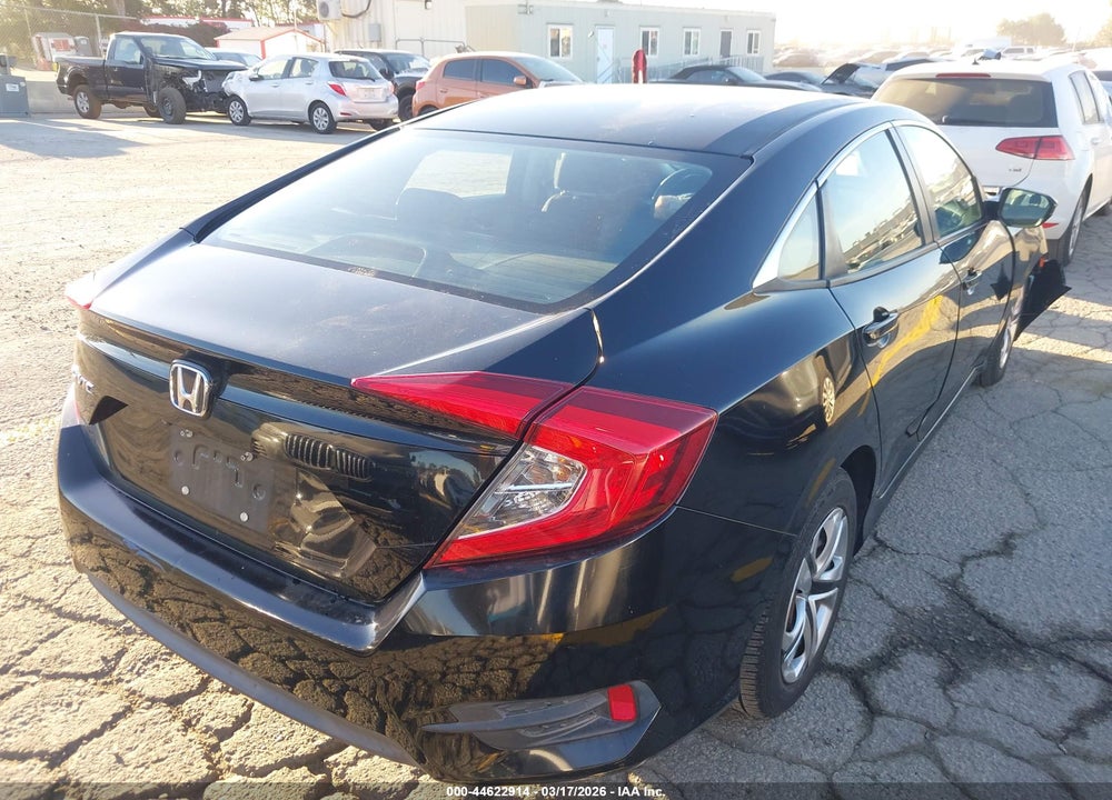 2018 HONDA CIVIC LX VIN: 2HGFC2F5XJH558338