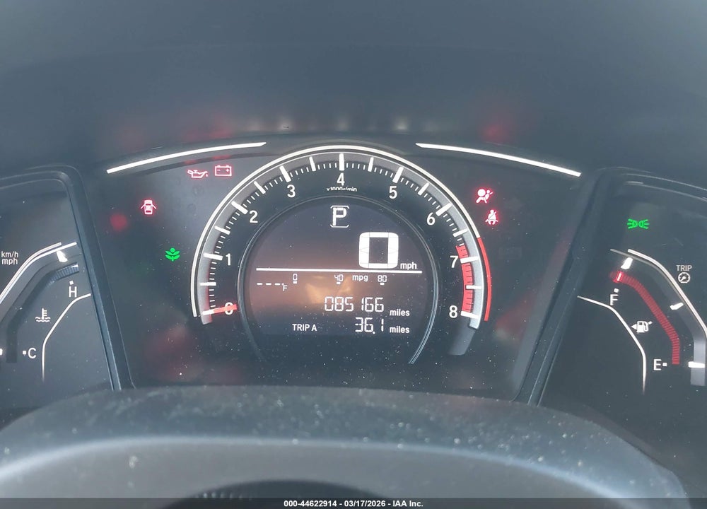 2018 HONDA CIVIC LX VIN: 2HGFC2F5XJH558338