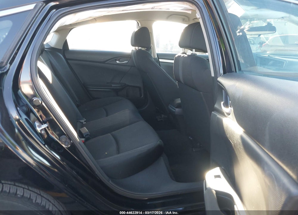 2018 HONDA CIVIC LX VIN: 2HGFC2F5XJH558338
