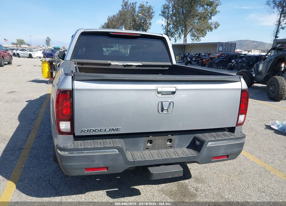 2018 HONDA RIDGELINE RTL VIN: 5FPYK2F58JB000785