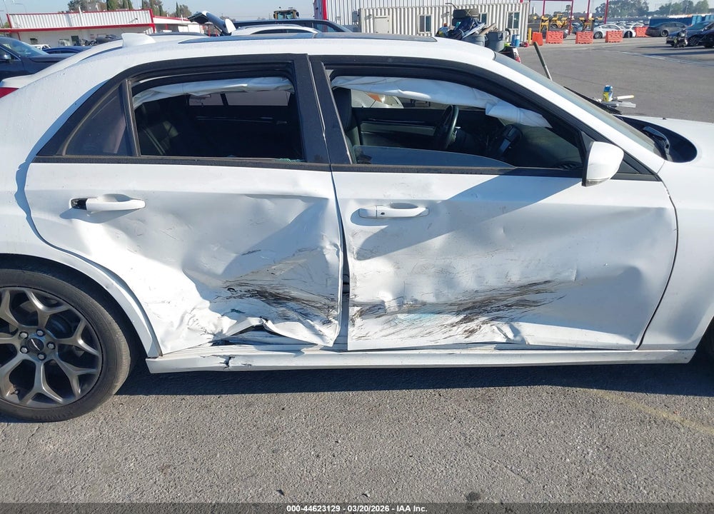 2018 CHRYSLER 300 300S VIN: 2C3CCABG5JH243499