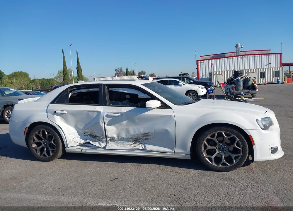 2018 CHRYSLER 300 300S VIN: 2C3CCABG5JH243499