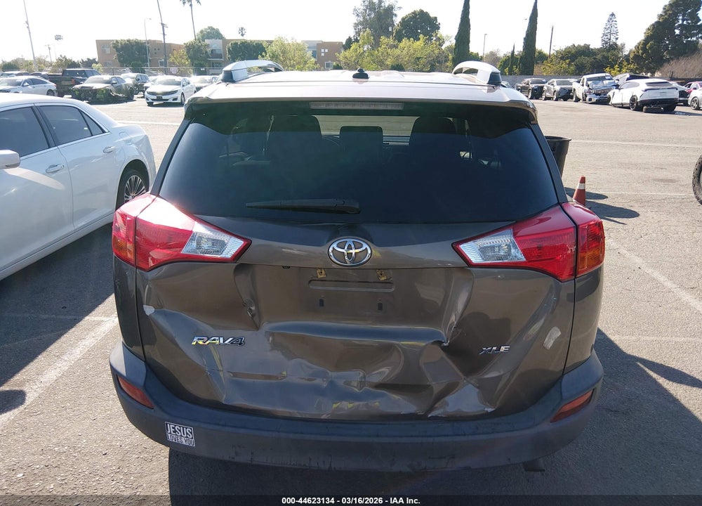 2015 TOYOTA RAV4 XLE VIN: 2T3WFREV9FW214832