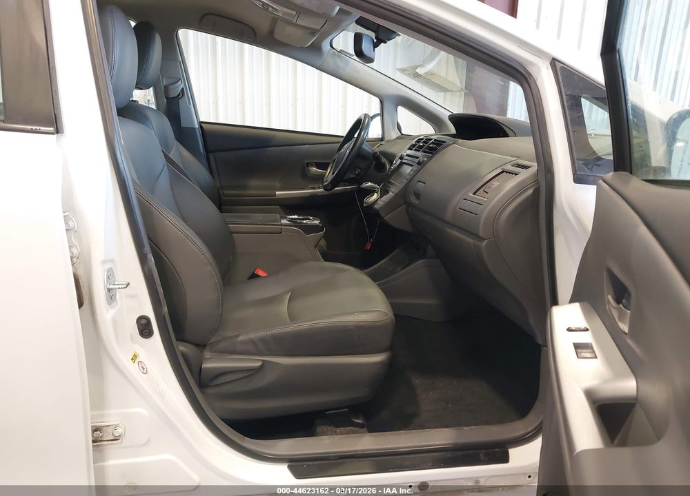 2014 TOYOTA PRIUS V FIVE VIN: JTDZN3EUXE3332071
