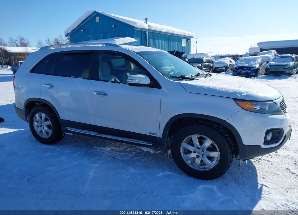 2011 KIA SORENTO LX VIN: 5XYKTDA1XBG156994