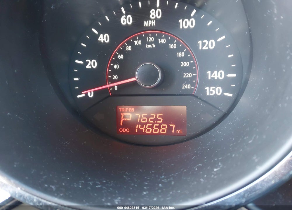 2011 KIA SORENTO LX VIN: 5XYKTDA1XBG156994