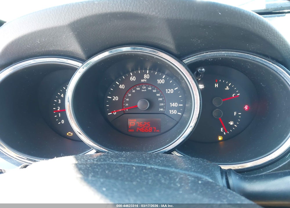 2011 KIA SORENTO LX VIN: 5XYKTDA1XBG156994