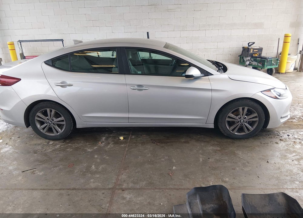 2018 HYUNDAI ELANTRA SEL VIN: 5NPD84LF8JH322746