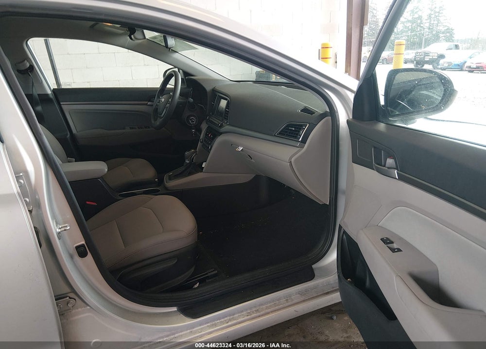 2018 HYUNDAI ELANTRA SEL VIN: 5NPD84LF8JH322746