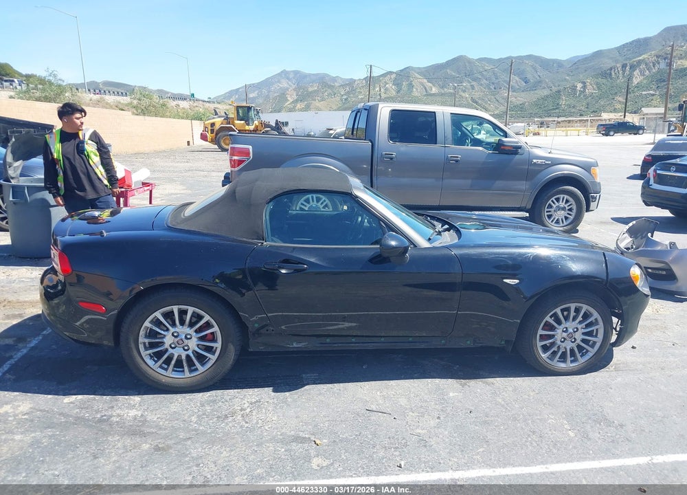 2017 FIAT 124 SPIDER CLASSICA VIN: JC1NFAEK3H0127323