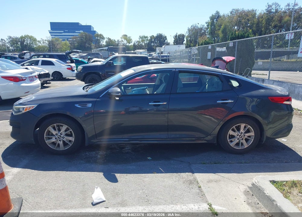 2016 KIA OPTIMA LX VIN: 5XXGT4L35GG015587