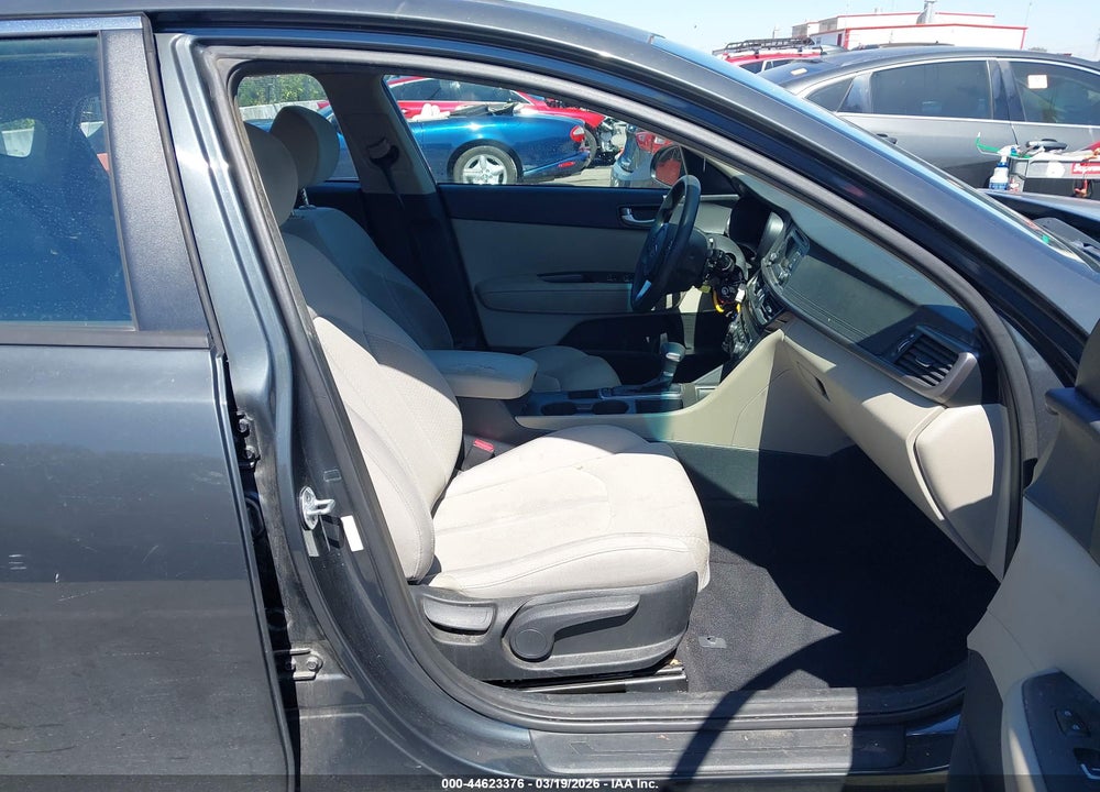 2016 KIA OPTIMA LX VIN: 5XXGT4L35GG015587