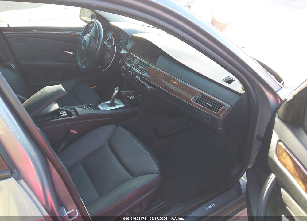 2010 BMW 528I VIN: WBANU5C57AC365044