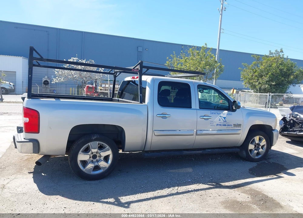 2011 CHEVROLET SILVERADO 1500 LT VIN: 3GCPCSE01BG135108