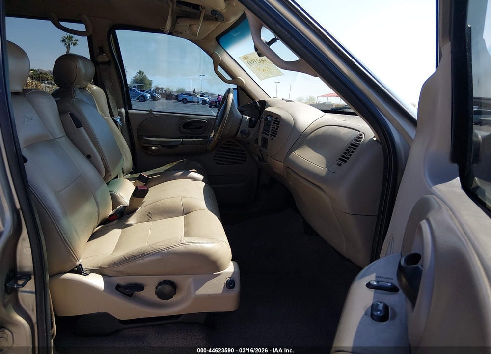 2002 FORD F-150 LARIAT/XLT VIN: 1FTRW08L02KC06236