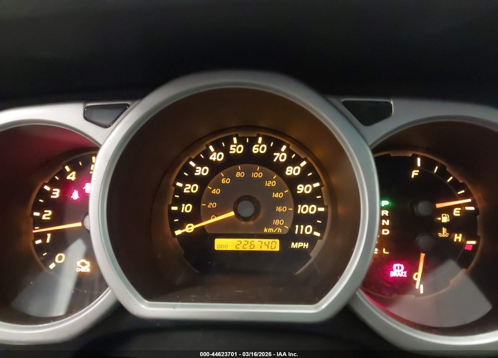 2005 TOYOTA 4RUNNER SR5 V8 VIN: JTEBT14R950057587