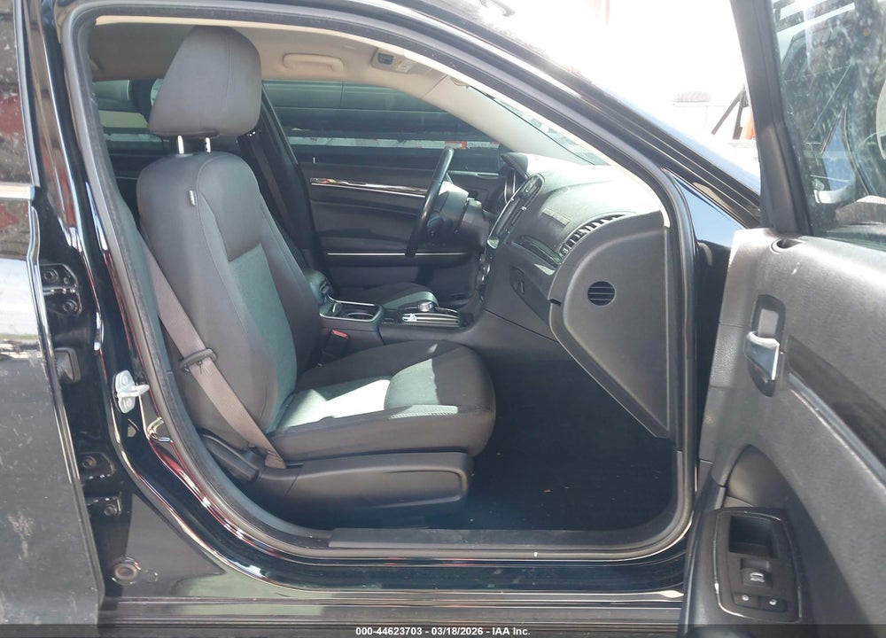 2021 CHRYSLER 300 TOURING VIN: 2C3CCAAG4MH629952