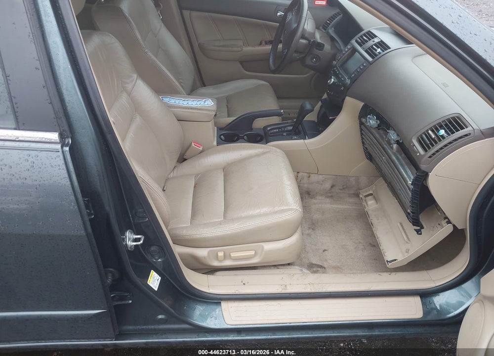 2004 HONDA ACCORD 3.0 EX VIN: 1HGCM66884A023447