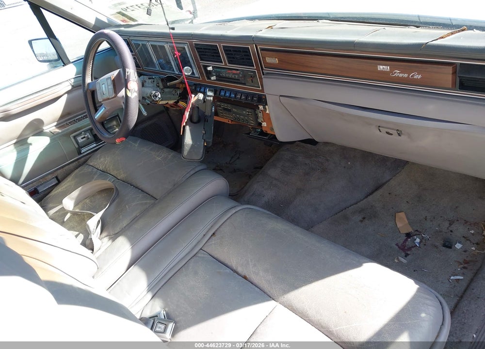 1988 LINCOLN TOWN CAR CARTIER VIN: 1LNBM83F3JY709144