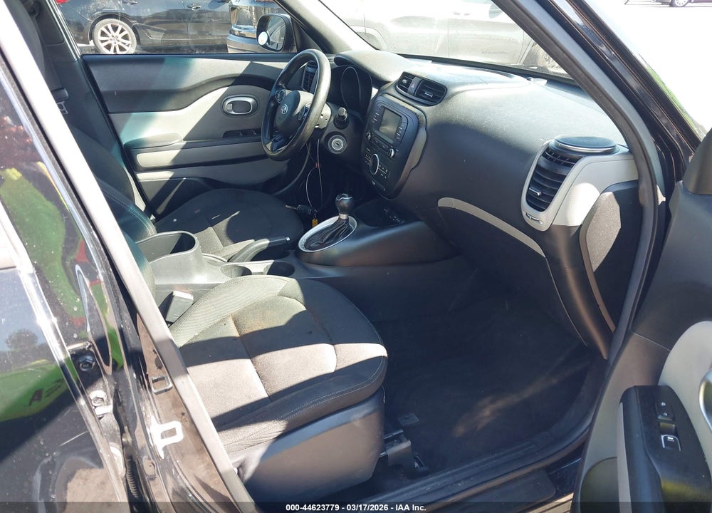 2017 KIA SOUL + VIN: KNDJP3A5XH7417656