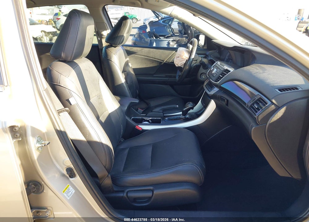 2015 HONDA ACCORD SPORT VIN: 1HGCR2F57FA136132