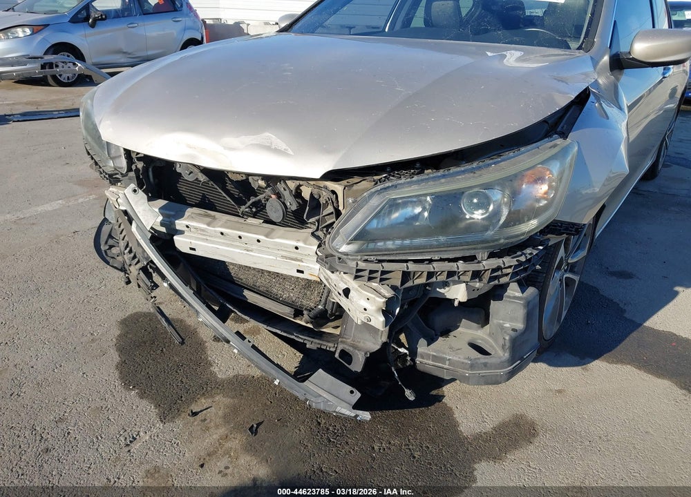 2015 HONDA ACCORD SPORT VIN: 1HGCR2F57FA136132