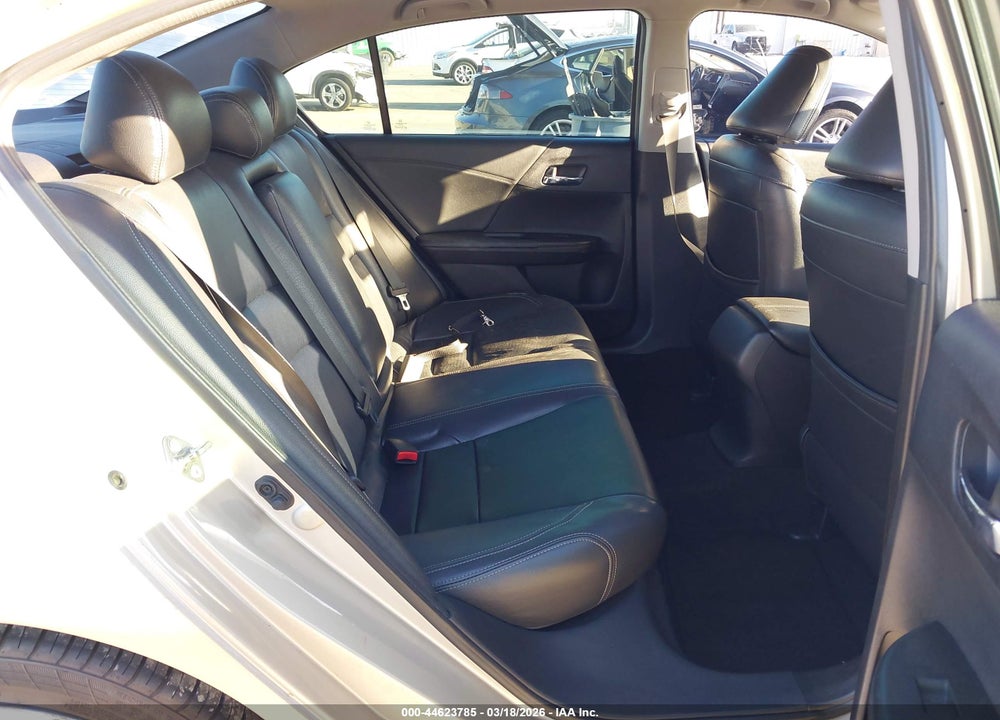 2015 HONDA ACCORD SPORT VIN: 1HGCR2F57FA136132